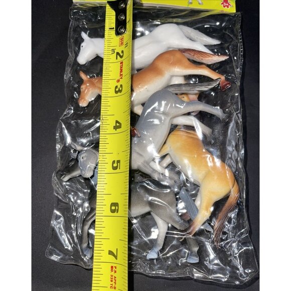 New Vintage 2002 Plastic Miniature Horses Toy 3 in H Miniature. Lot of 5 - Picture 4 of 7